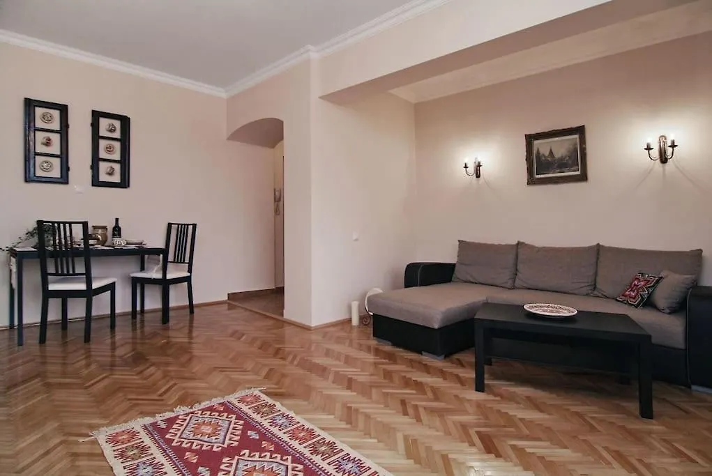 Istoric Center - Romanian Quiet Apartment Bucharest Romania