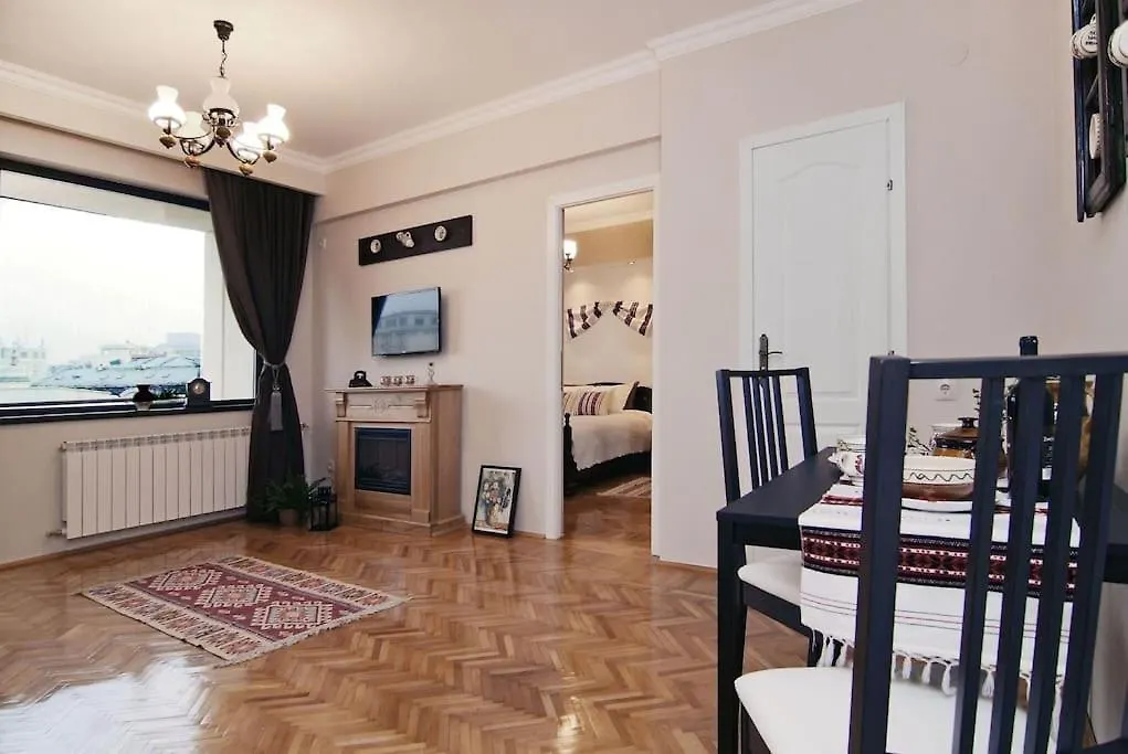Istoric Center - Romanian Quiet Apartment Bucharest Romania