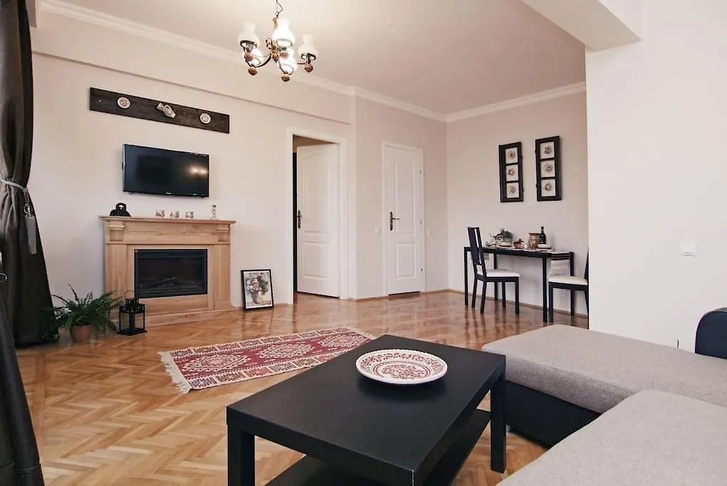 Istoric Center - Romanian Quiet Apartment Bucharest